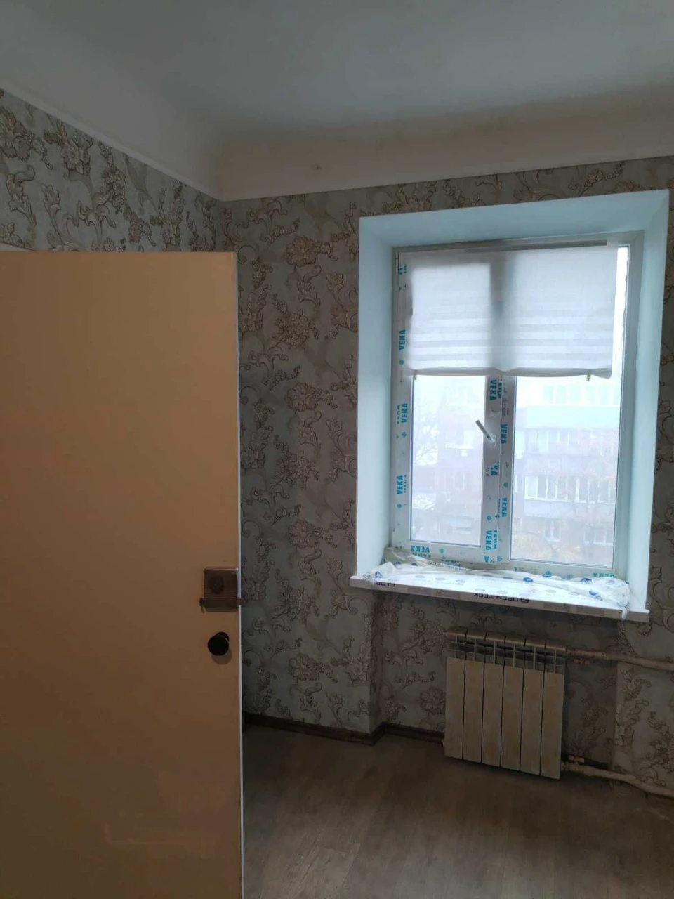 Квартира 2 кімнати під ремонт, вул. Юрія Глушка 10а