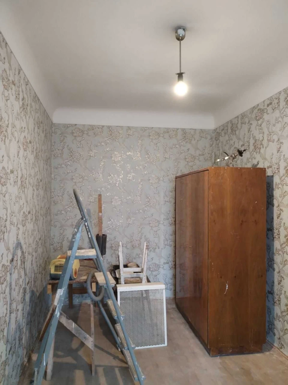Квартира 2 кімнати під ремонт, вул. Юрія Глушка 10а