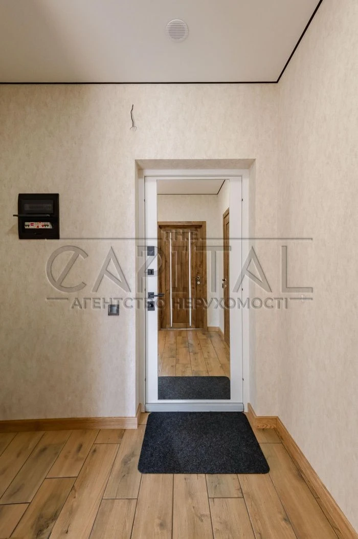 New view 1-bedroom apartment 42 sq m in Warsaw 2 residential complex, Vinohrad,