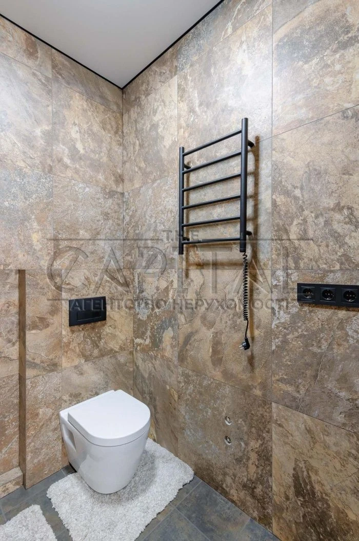 New view 1-bedroom apartment 42 sq m in Warsaw 2 residential complex, Vinohrad,