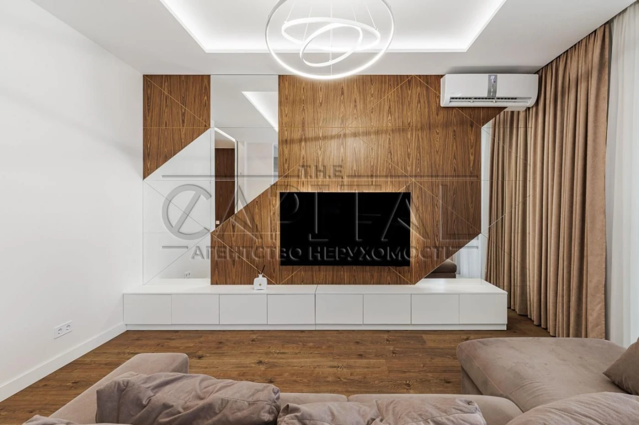 Stylish 3-bedroom apartment 100m2/9floor, in the "French Quarter" residential complex