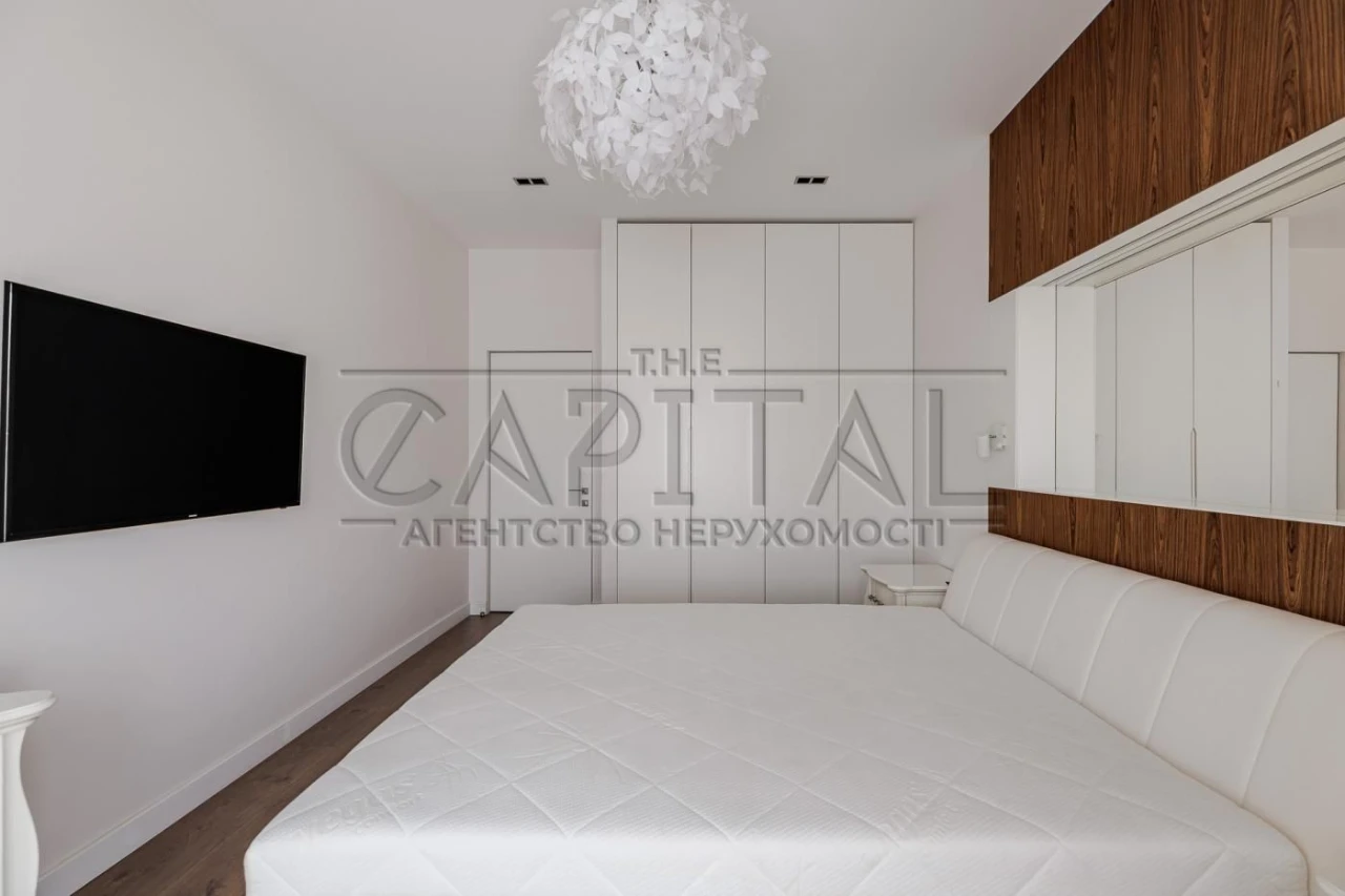 Stylish 3-bedroom apartment 100m2/9floor, in the "French Quarter" residential complex