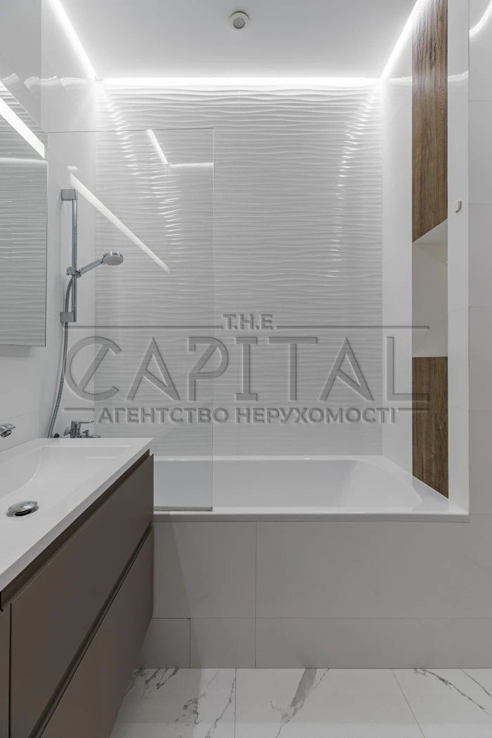 Stylish 3-bedroom apartment 100m2/9floor, in the "French Quarter" residential complex
