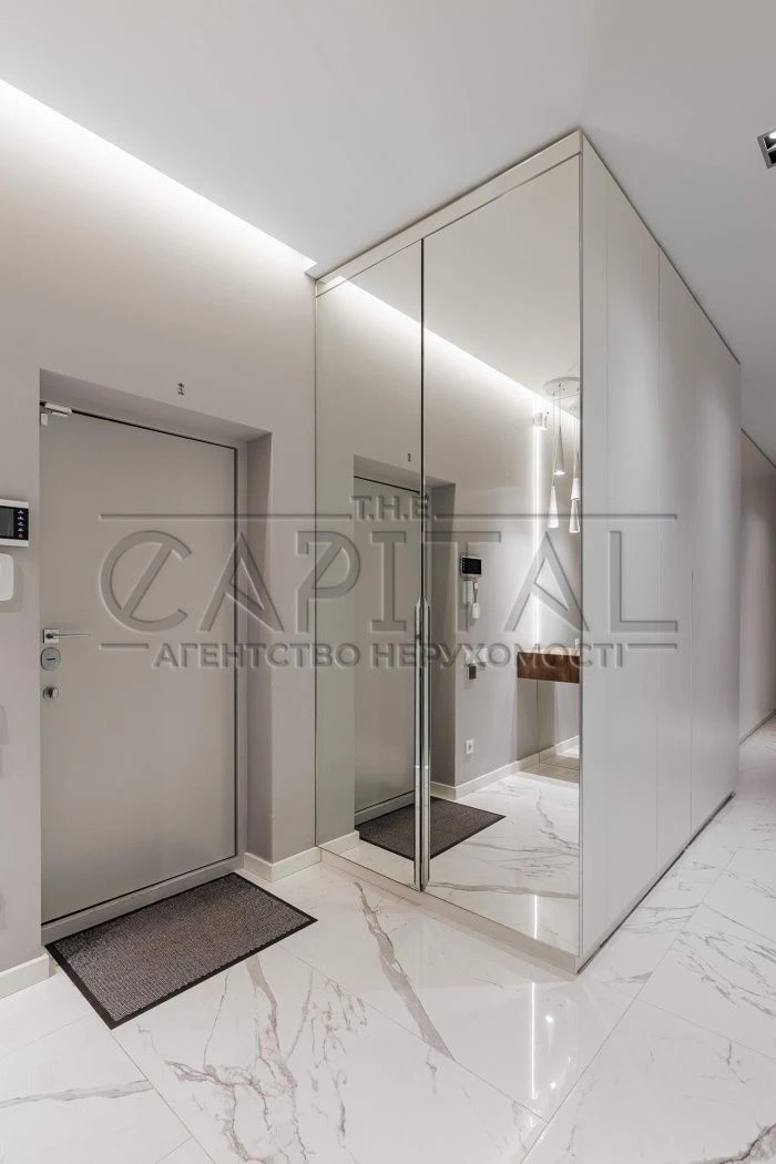 Stylish 3-bedroom apartment 100m2/9floor, in the "French Quarter" residential complex