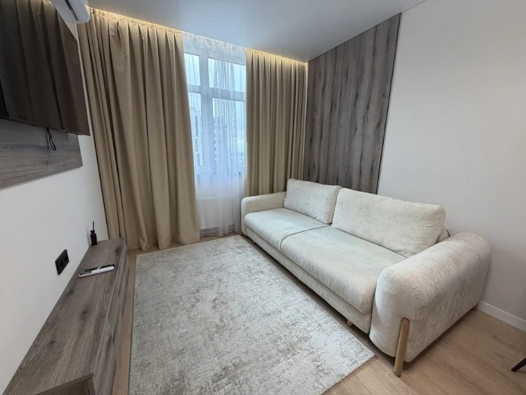 For Sale: Apartment in Kadore on Krasnova‼️ 63 Pearl‼️ 1-room apartment, fully furnished, total area of 42 m2, studio kitchen + bedroom, view of courtyard and hippodrome, 2 televisions, air conditioner, balcony