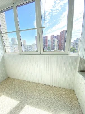Rent a very warm apartment in a brick building with a courtyard!