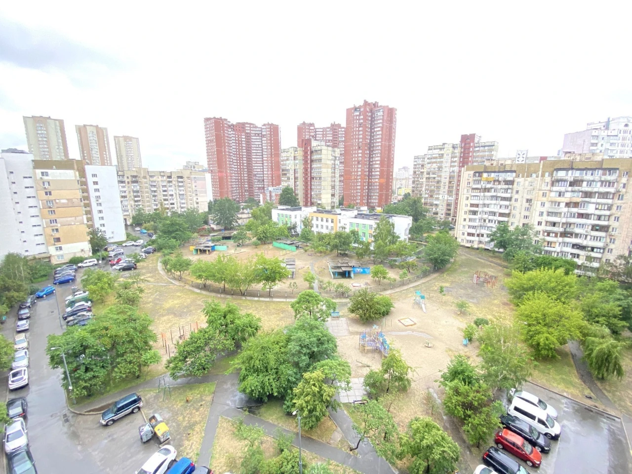 Rent a very warm apartment in a brick building with a courtyard!
