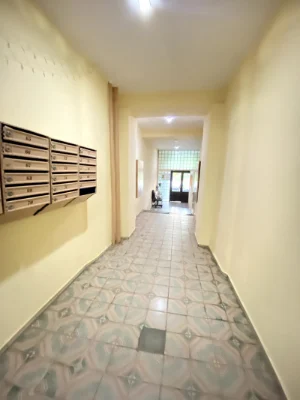 Rent a very warm apartment in a brick building with a courtyard!