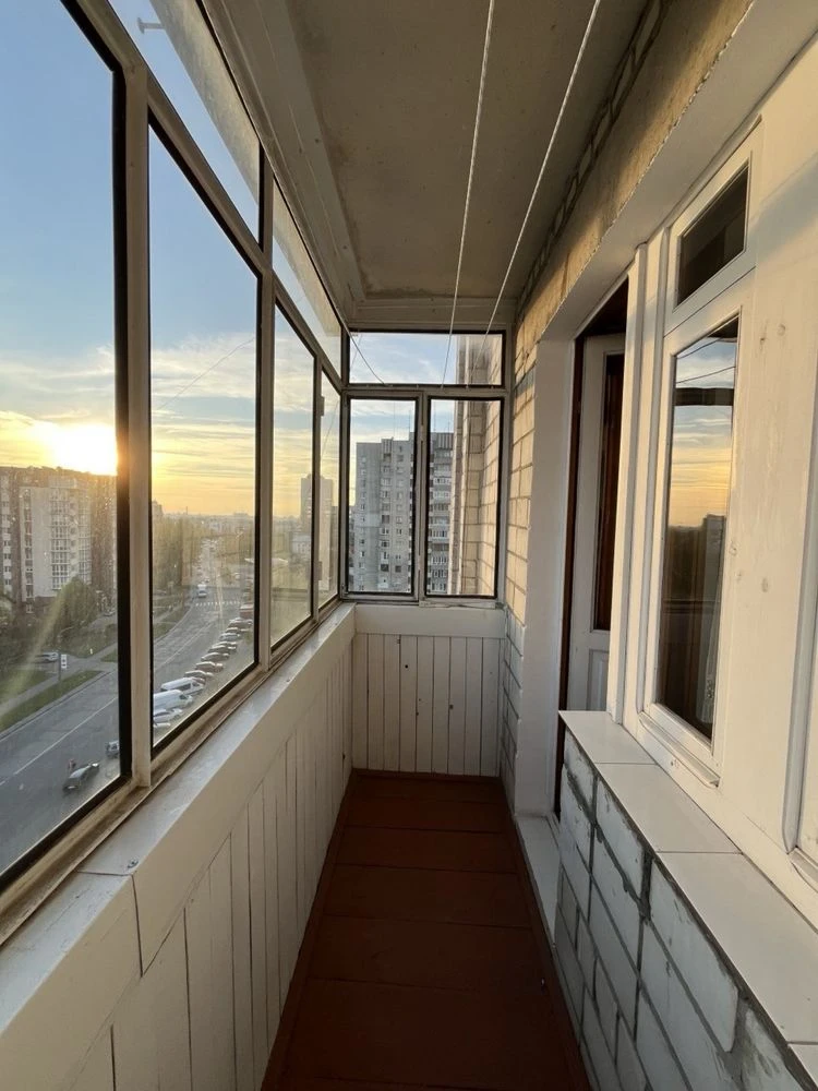 Sale of a 2-room apartment near the Pogulanka park on George Washington Street