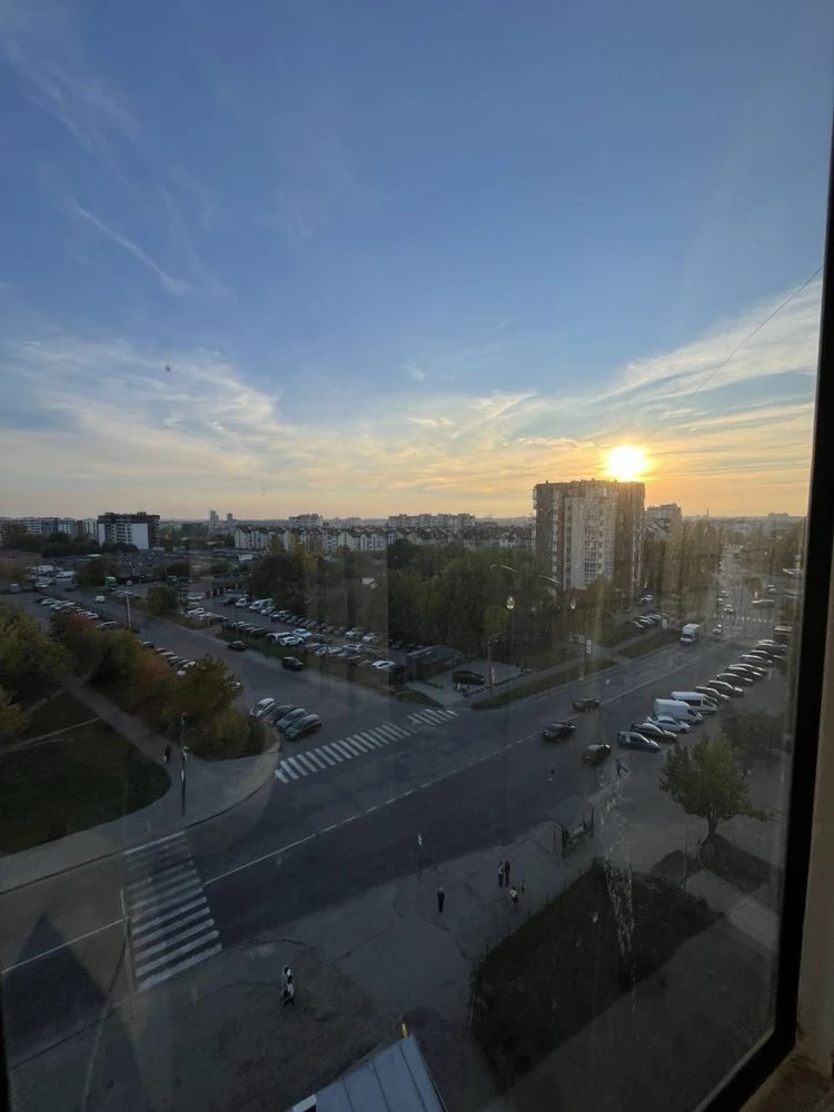 Sale of a 2-room apartment near the Pogulanka park on George Washington Street