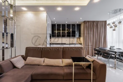 Luxury 3-bedroom designer apartment in a residence