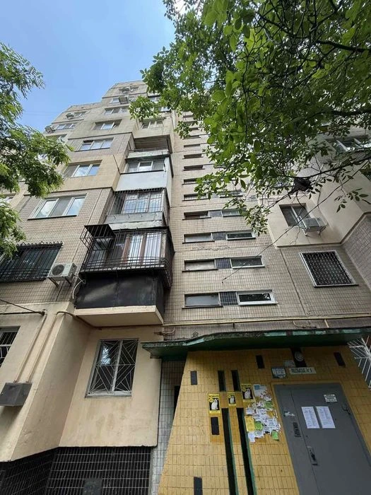 Балковская / Дюковские бани Продам 4-х комнатную квартиру