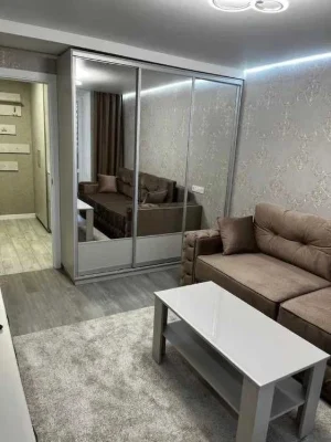 Продам 2 комнатную  квартиру   пр Слобожанский Калиновая Кол