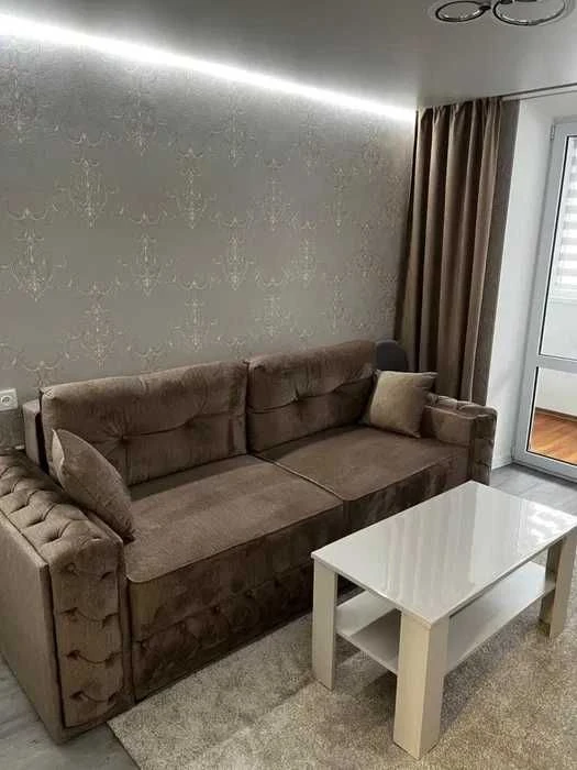 Продам 2 комнатную  квартиру   пр Слобожанский Калиновая Кол