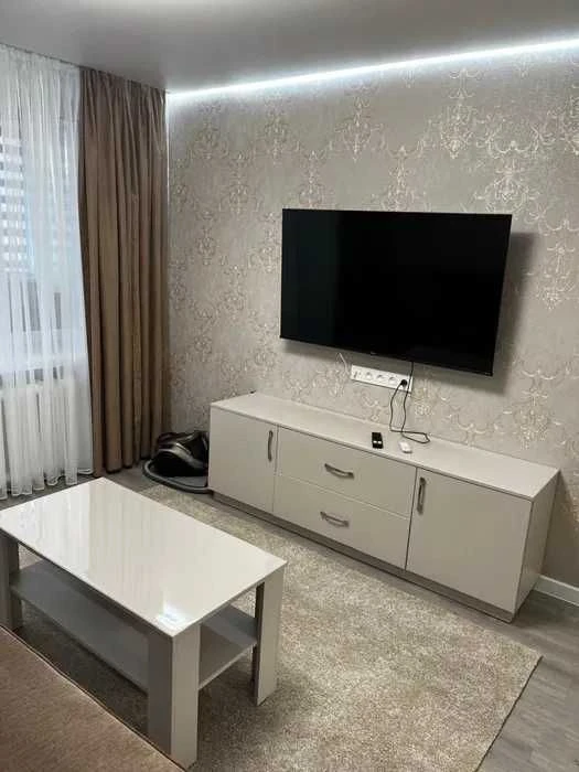 Продам 2 комнатную  квартиру   пр Слобожанский Калиновая Кол