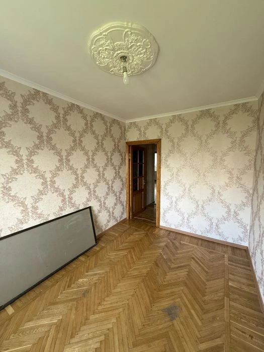 Балковская / Дюковские бани Продам 4-х комнатную квартиру