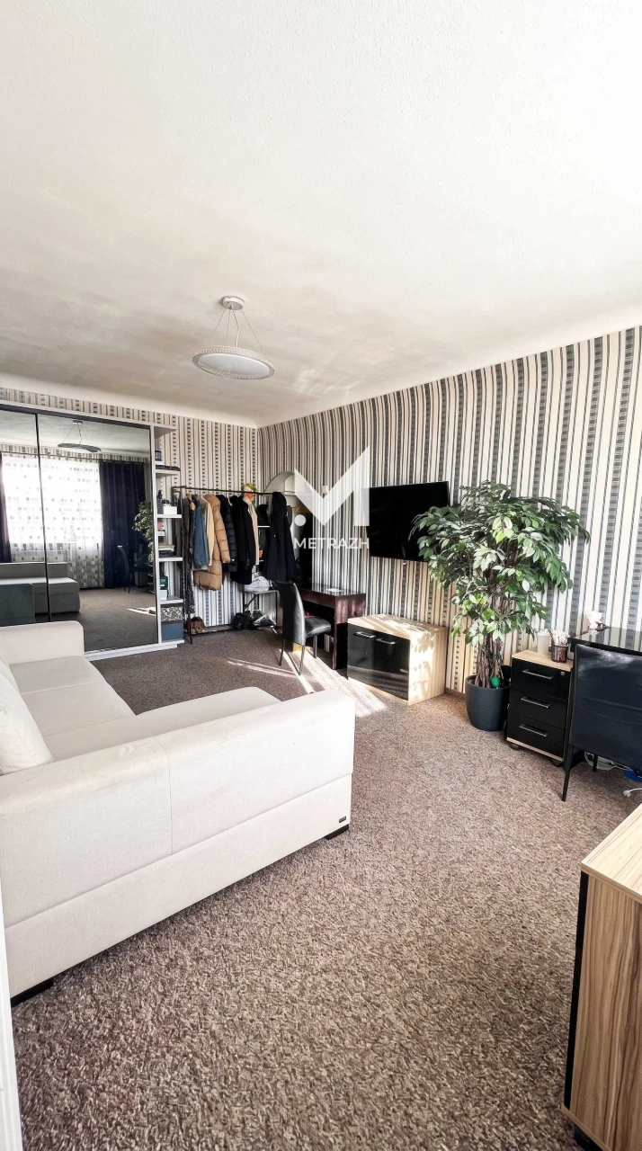 For sale, 2-bedroom apartment in the heart of the city, house with a spire.