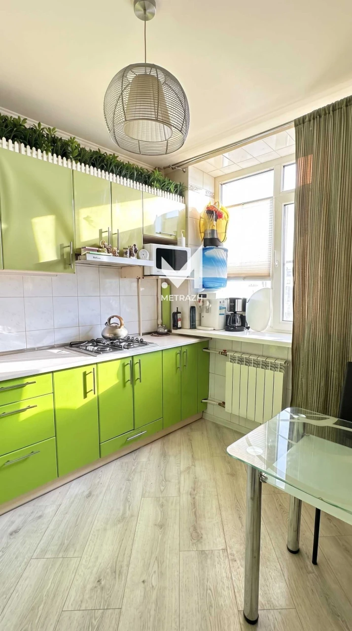 For sale, 2-bedroom apartment in the heart of the city, house with a spire.