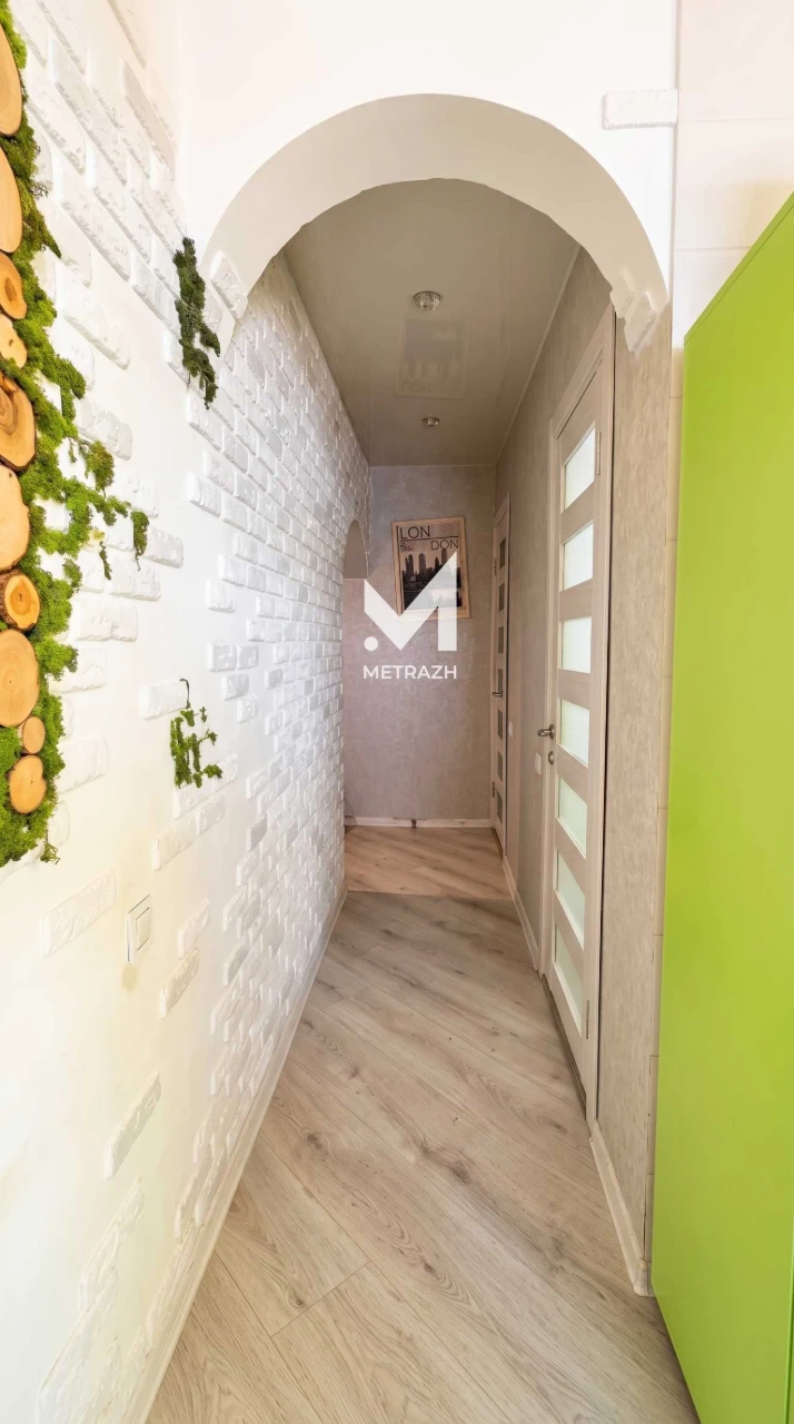For sale, 2-bedroom apartment in the heart of the city, house with a spire.
