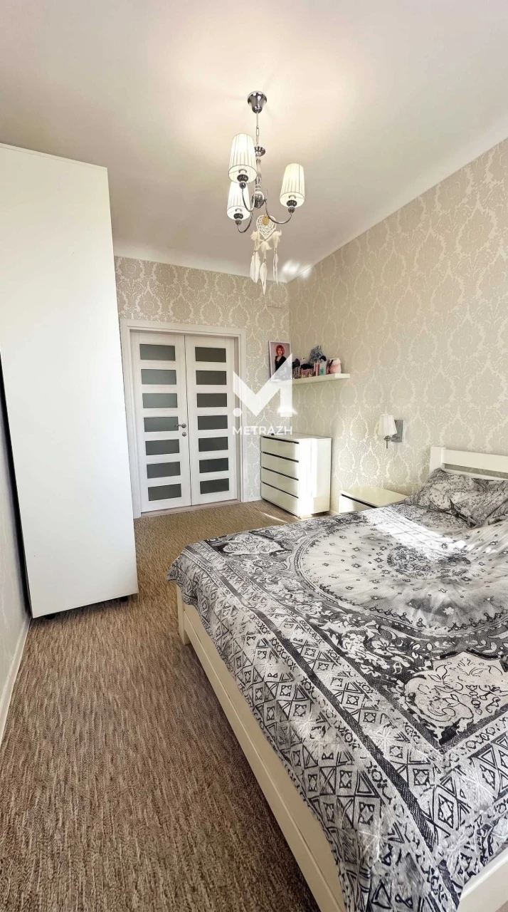 For sale, 2-bedroom apartment in the heart of the city, house with a spire.