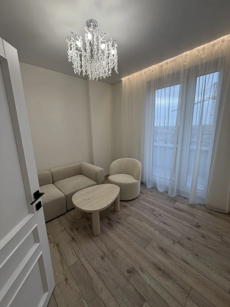 Продаж нової 3 кімнатной квартири. Є резервне живлення