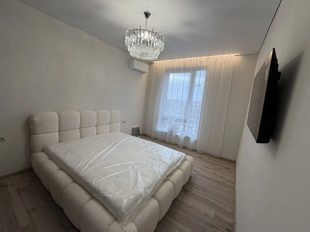 Продаж нової 3 кімнатной квартири. Є резервне живлення