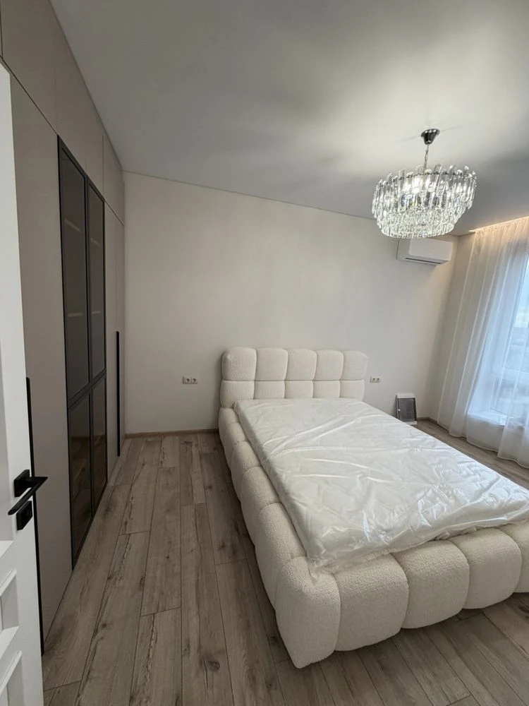 Продаж нової 3 кімнатной квартири. Є резервне живлення
