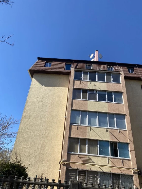 Selling a 3-room apartment 53/83 m2