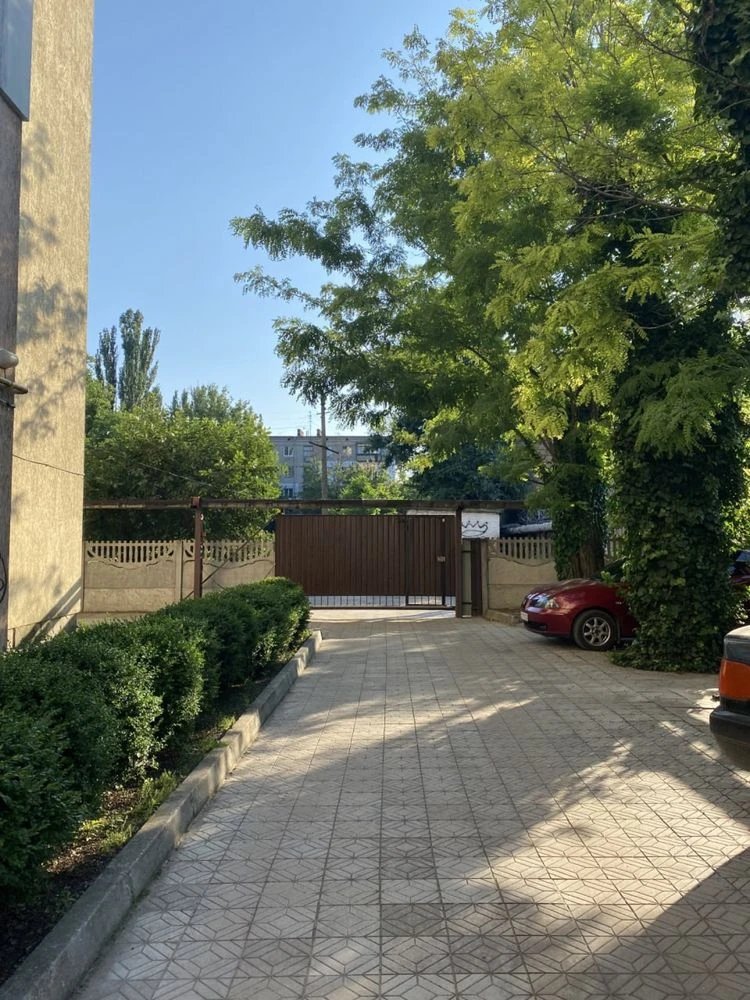 Продаю квартиру 3кімнатну  53/83м2