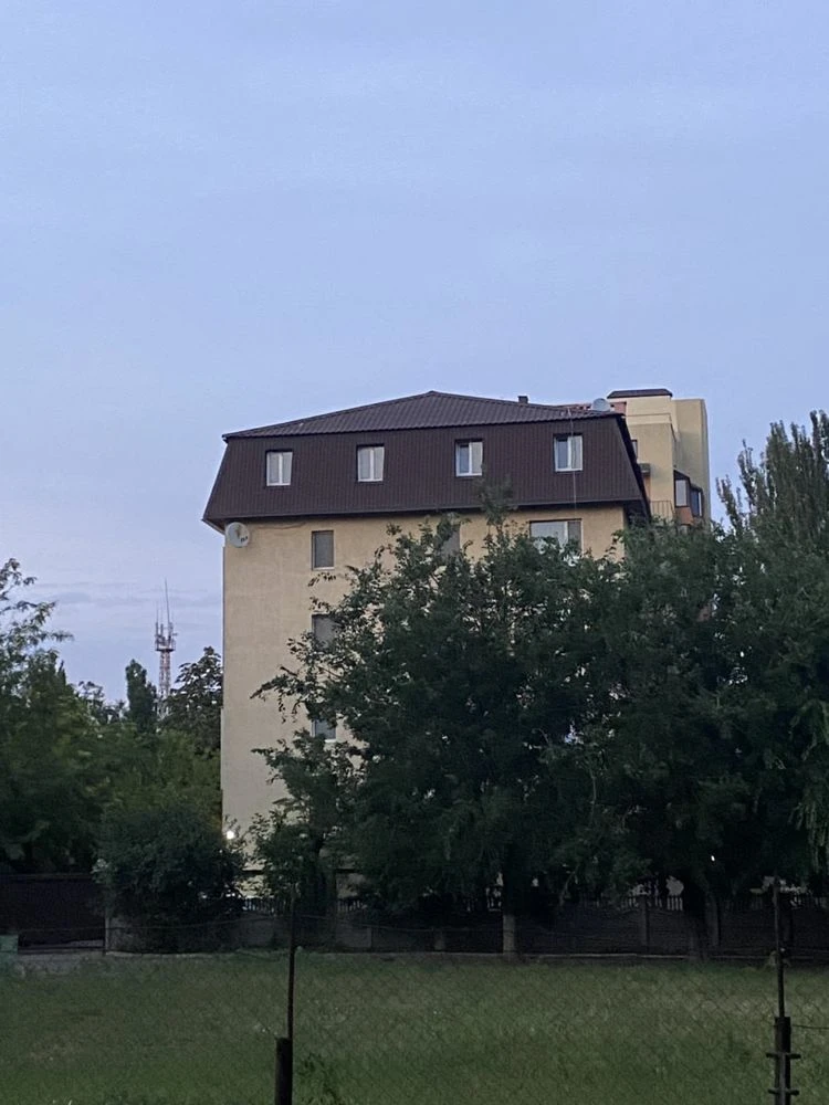 Продаю квартиру 3кімнатну  53/83м2