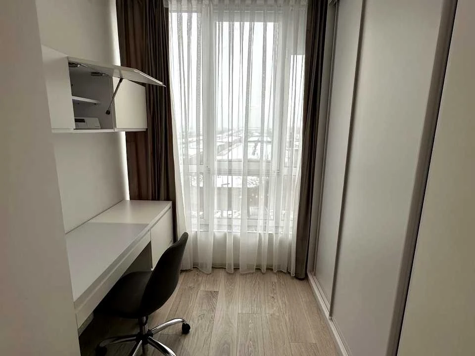 Apartment. Kul'parkivska st.