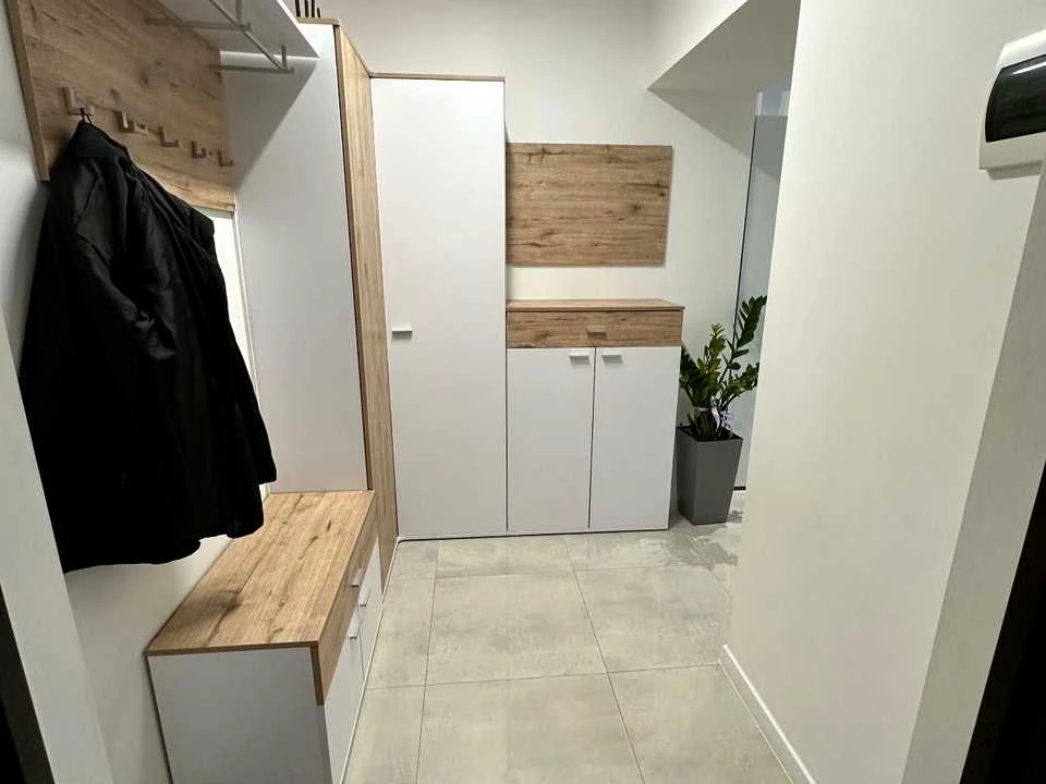 Apartment. Kul'parkivska st.