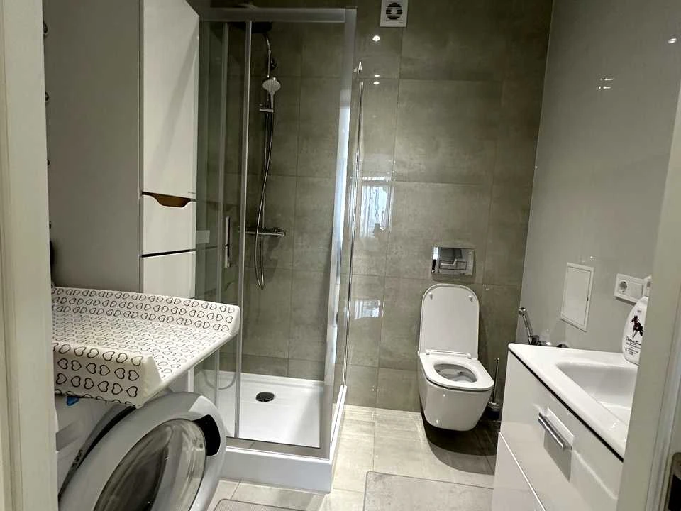 Apartment. Kul'parkivska st.
