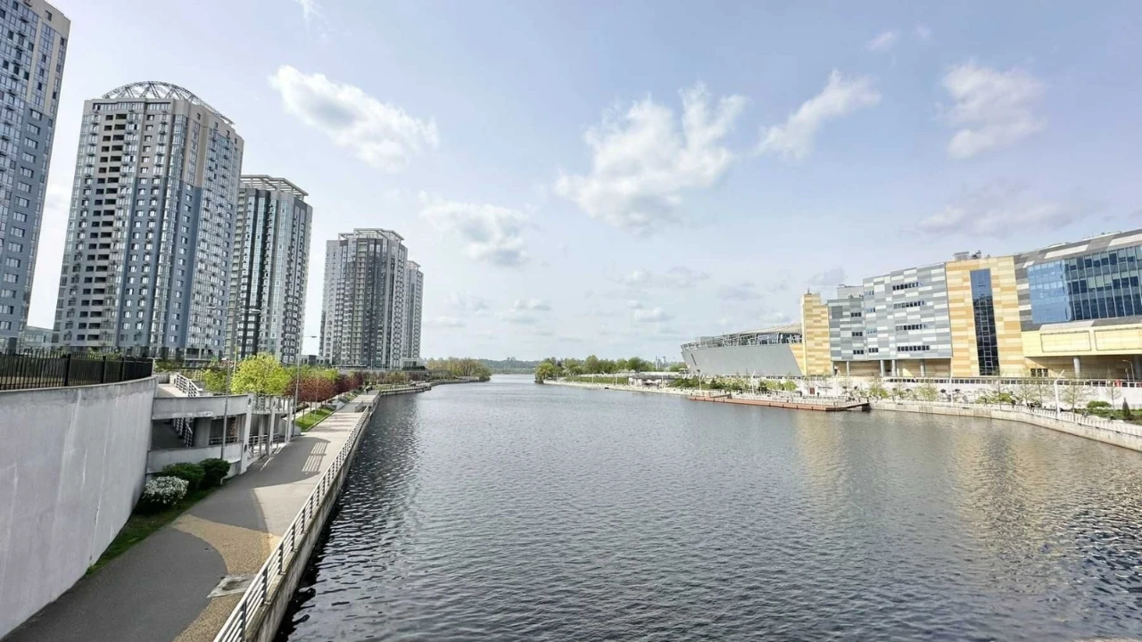 Без фото реального 2к квартири в ЖК RiverStone, Позняки, подвал.