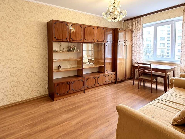 Квартира. Київ, Симиренка вул.