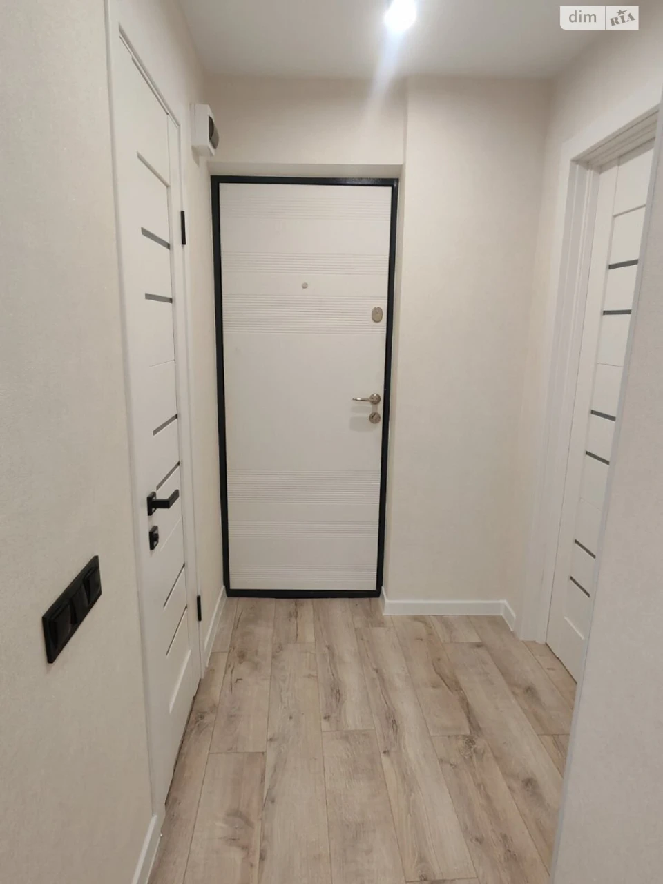 Киев: One-Bedroom Apartment for Sale