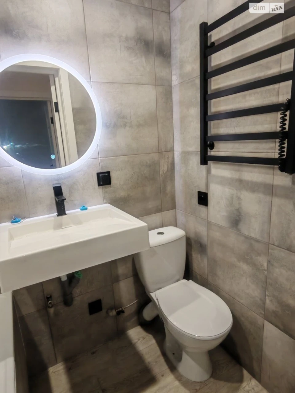 Киев: One-Bedroom Apartment for Sale