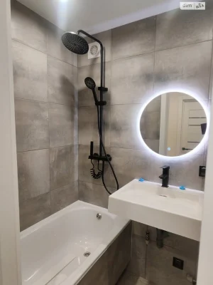 Киев: One-Bedroom Apartment for Sale