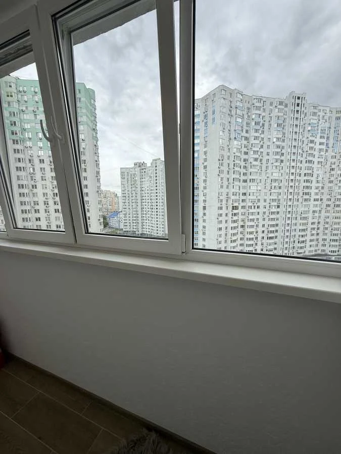 For Rent: Three-Room Apartment (91 m²) in Kyiv, Dniprodvyzh district