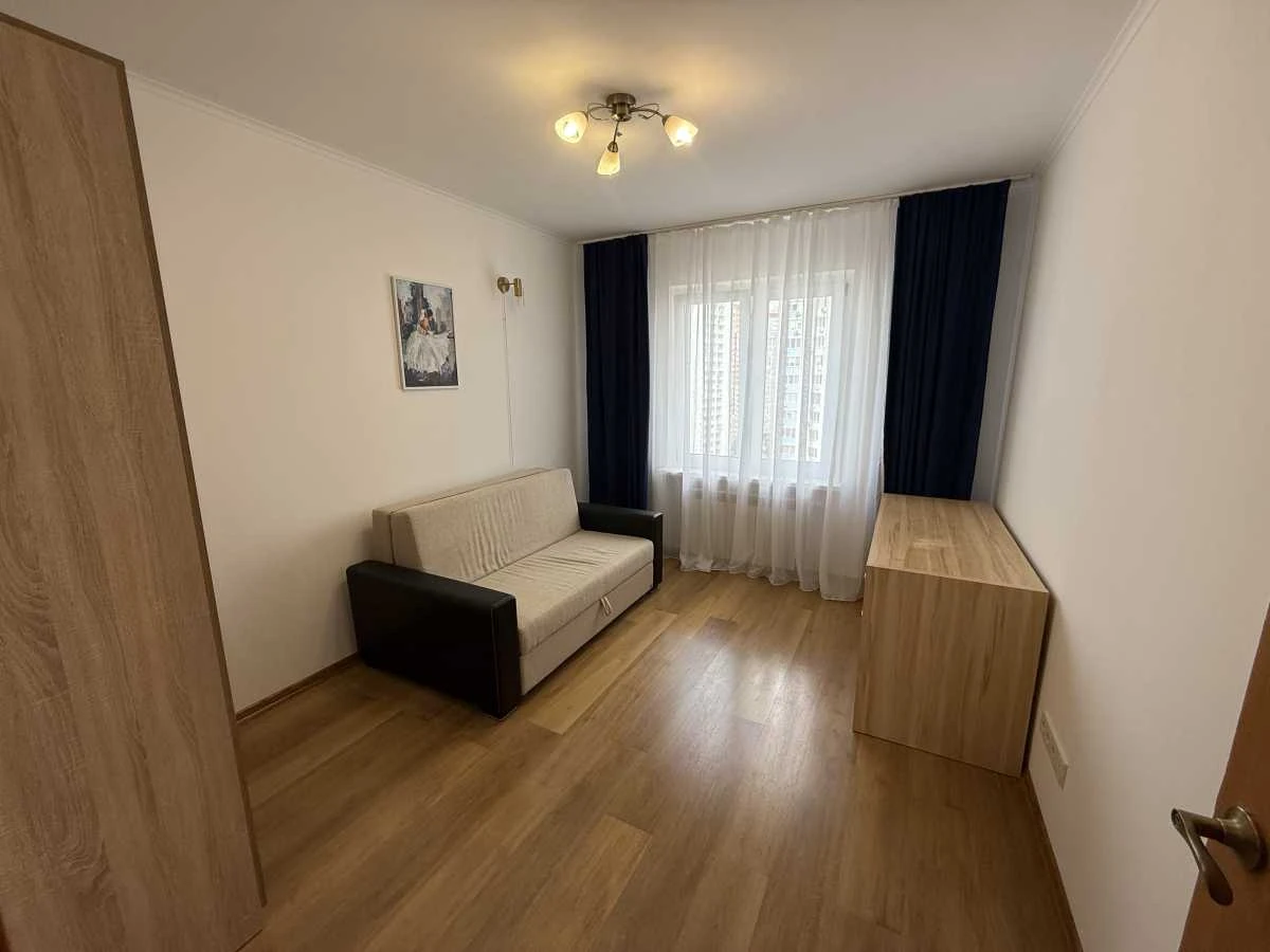 For Rent: Three-Room Apartment (91 m²) in Kyiv, Dniprodvyzh district