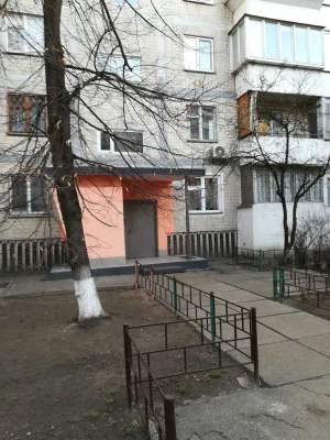 Продам впорядковану, затишну трикімнатну квартиру на Лісовом