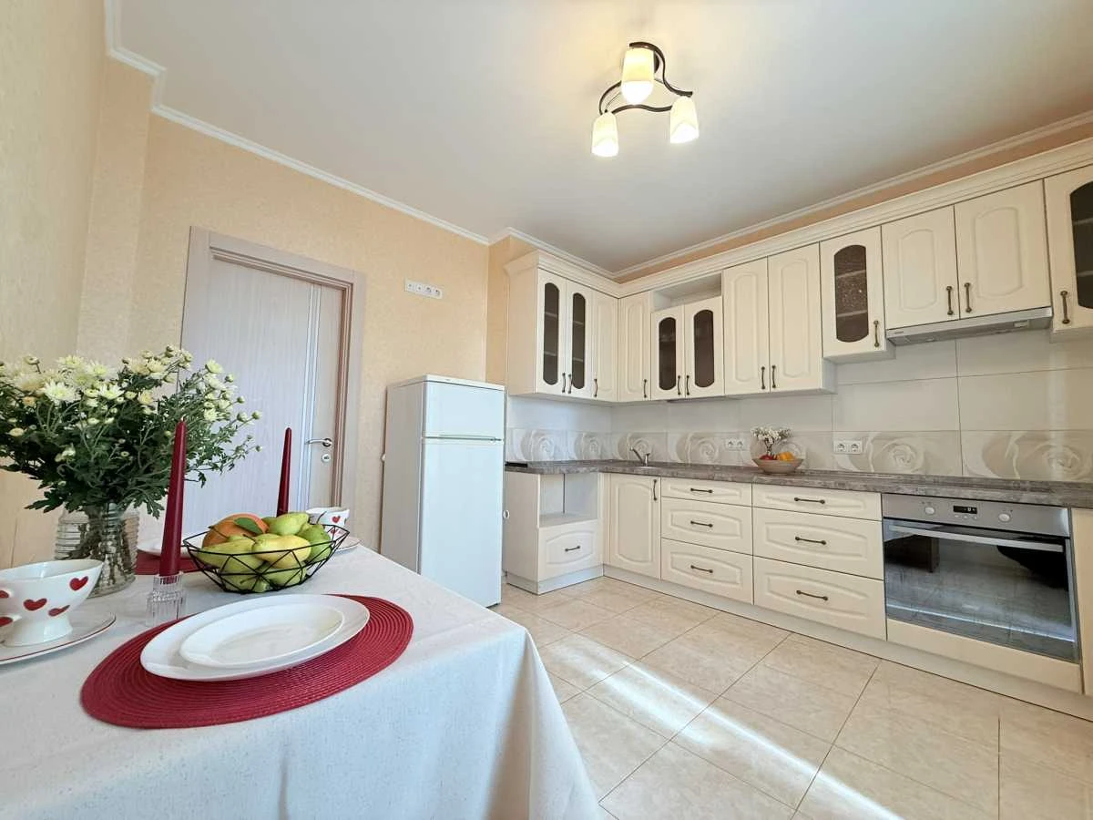 Продається однокімнатна квартира (50,3 м²) у Києві, Шевченківський район