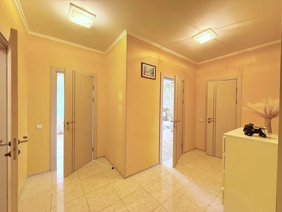 Продається однокімнатна квартира (50,3 м²) у Києві, Шевченківський район