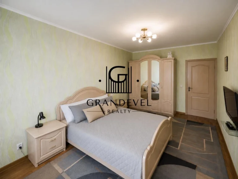 Sale of 3-bedroom apartment at Maximovych Street, 9A, Holosiiv district, Kyiv