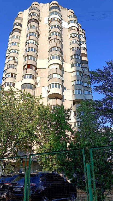 Сучасна квартира на Оболонський площі
