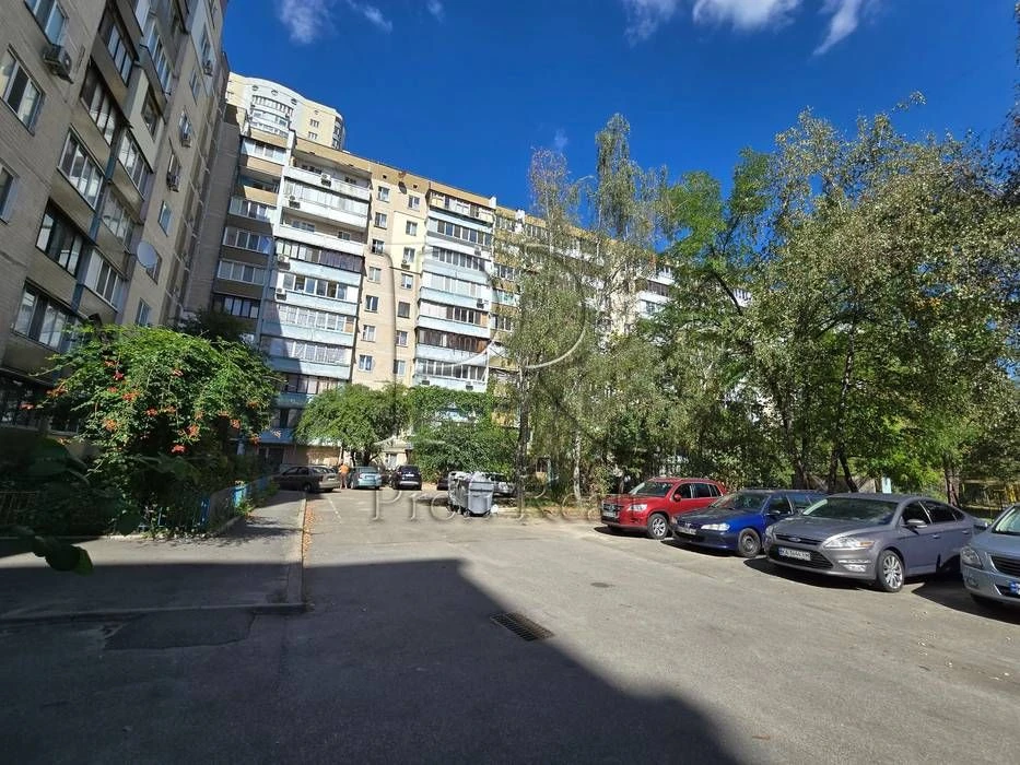 Продаж 2 кімн. квартири вулиця Ніжинська 7
