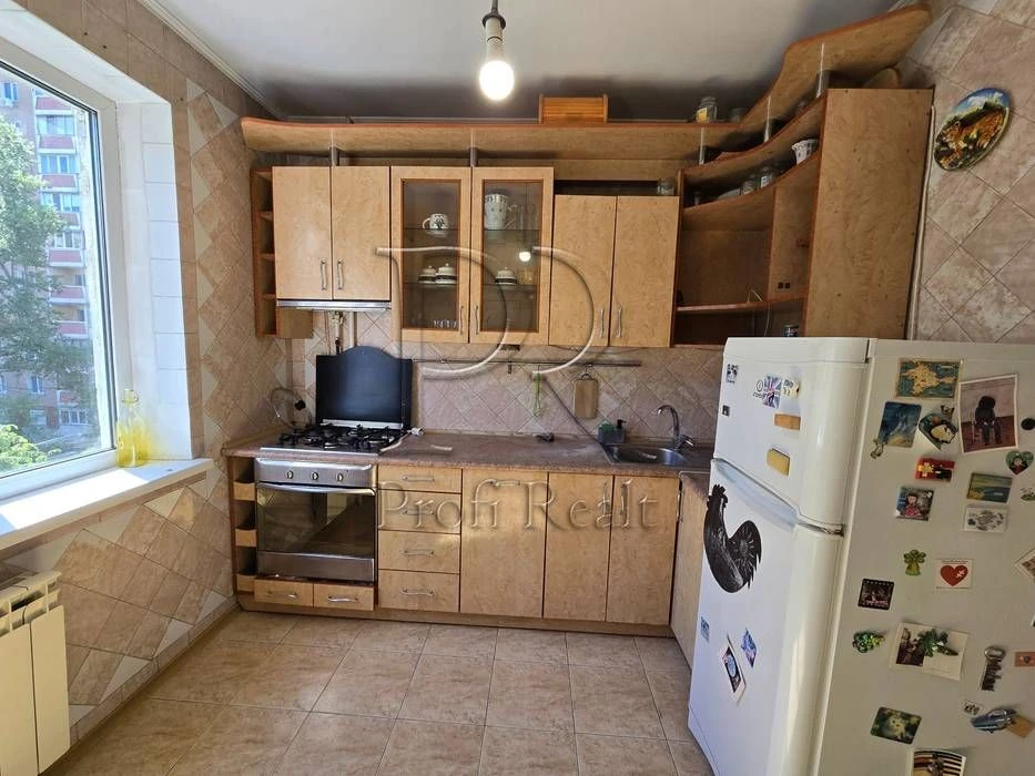 Продаж 2 кімн. квартири вулиця Ніжинська 7