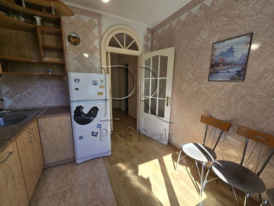 Продаж 2 кімн. квартири вулиця Ніжинська 7