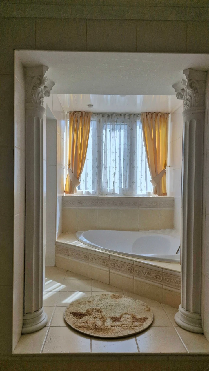 3-room apartment for sale at 4-8 Topoleva St., Solomianskyi District, Povitr Ave.