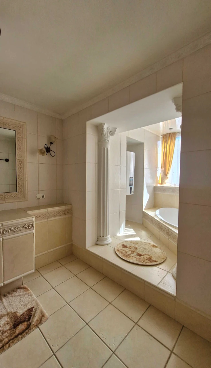 3-room apartment for sale at 4-8 Topoleva St., Solomianskyi District, Povitr Ave.